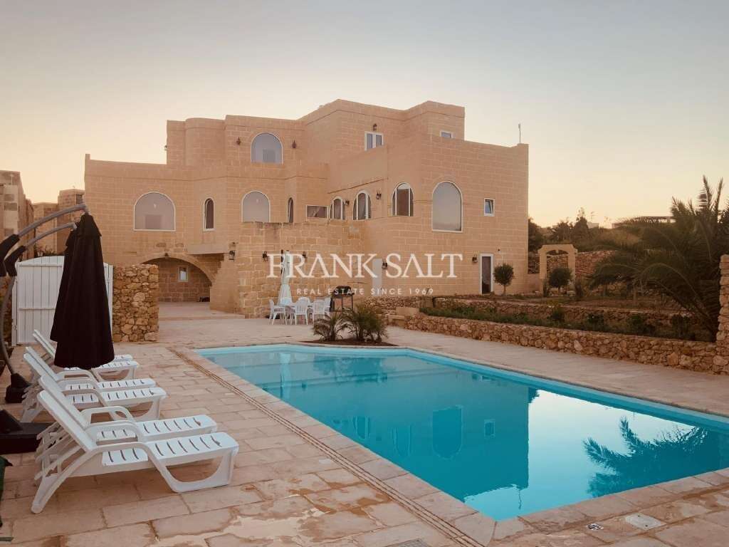 holiday home in malta