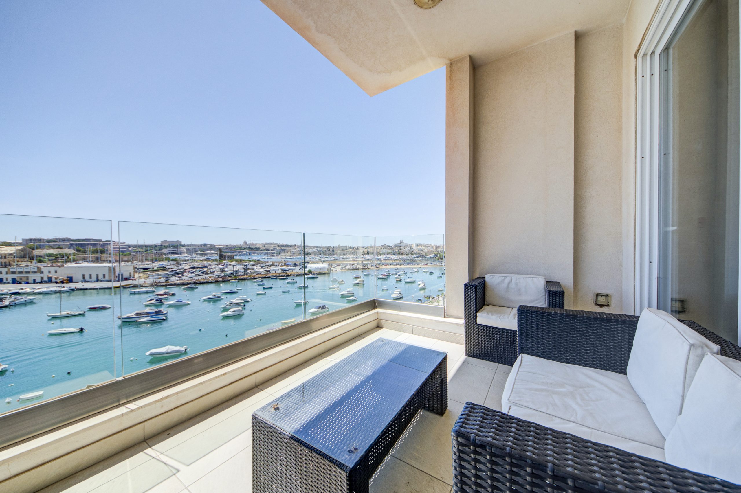 Balcony, apartment for rent in Malta