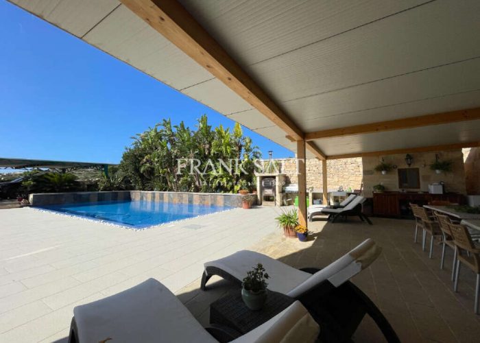 Siggiewi, Furnished Farmhouse