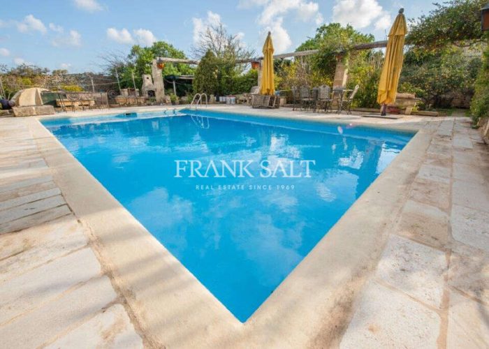 Siggiewi, Converted Farmhouse