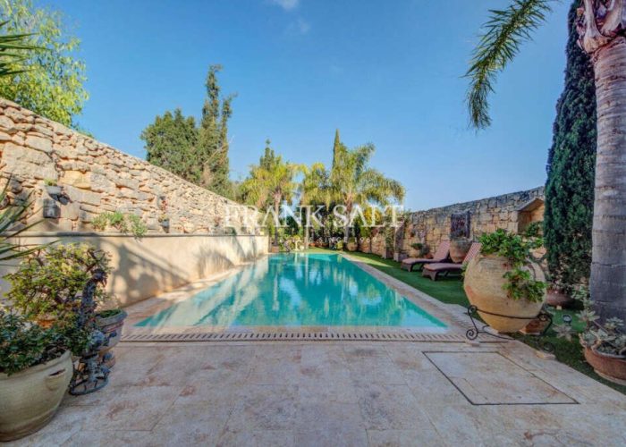 Naxxar, Finished House of Character