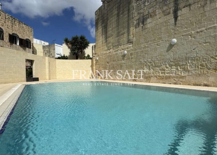 Lija, Converted Townhouse