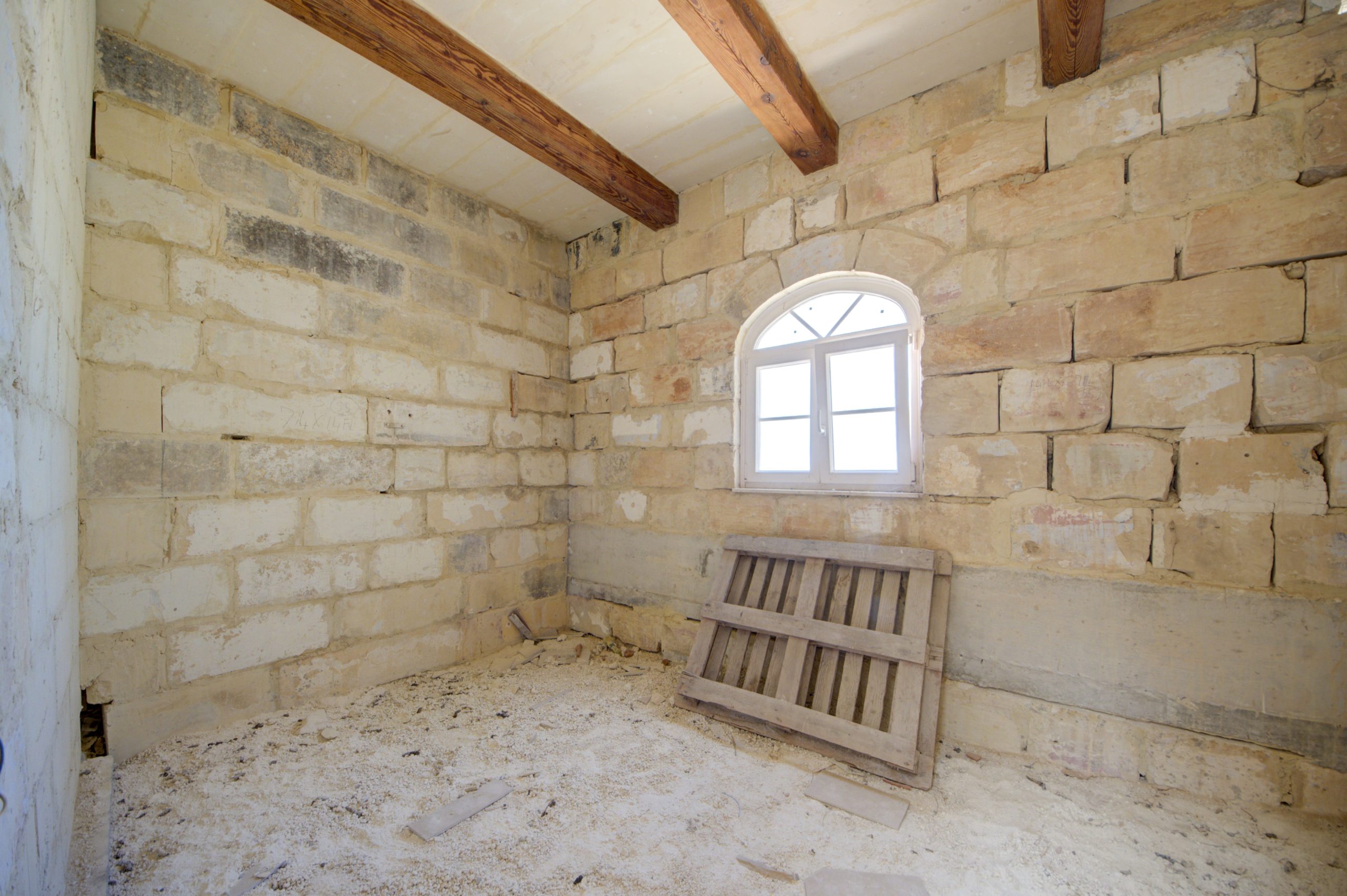 Unconverted farmhouse for sale in Malta